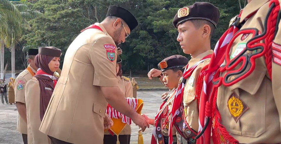 Bupati Halmahera Selatan Resmi Lepas Kontingen Kwarcab Menuju Jambore Nasional XII